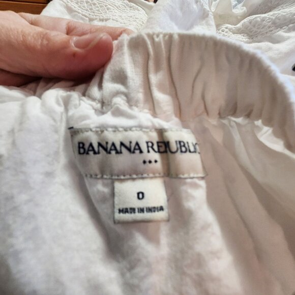 Banana Republic White Lace Trim Mini Skirt 100% Linen Lined Size 0 - Picture 3 of 3